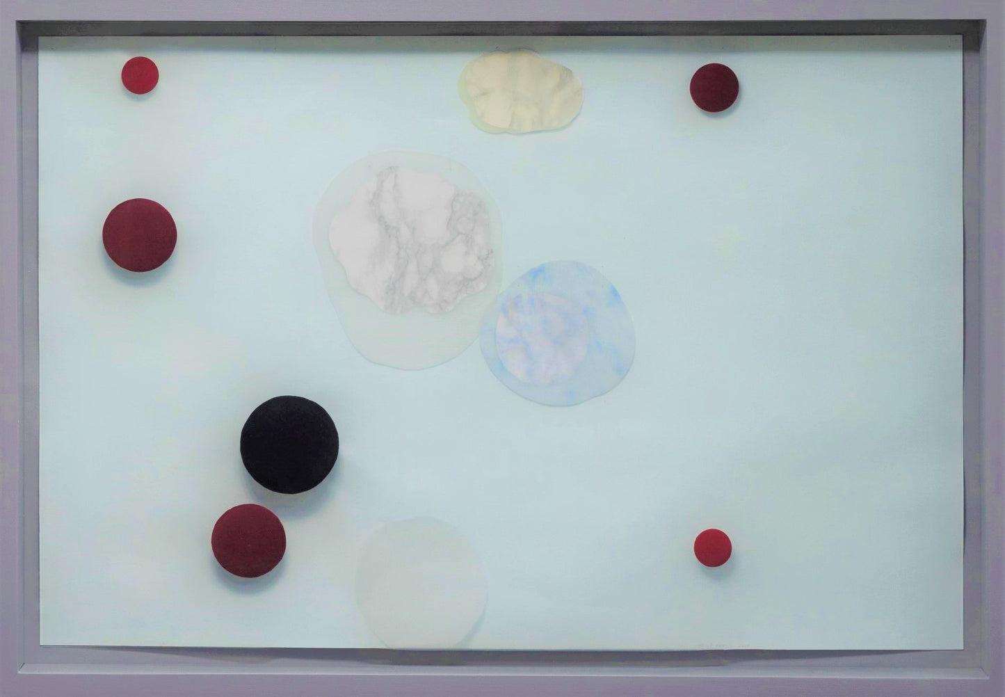 21. Lysegrønt vægobjekt m. knapper og marmor 2021. 60x78x7,5 cm. 12.000 kr.