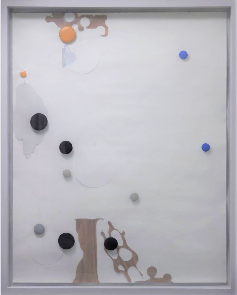 7. Gråt vægobjekt m. knapper 2021. 124 x 98x 7,5 cm. 30.000 kr.