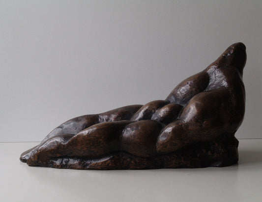 Hvilende kvinde. Forslag til monumental skulptur.