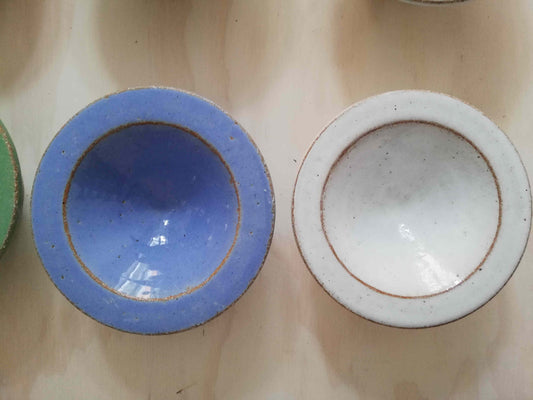 Skål til sæbe (og neglebørste på kanten)