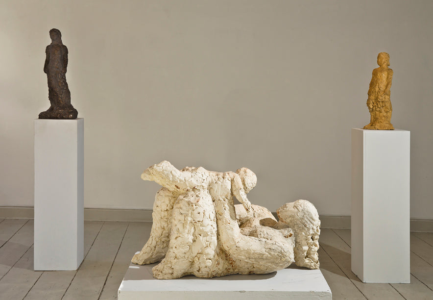 Mor og barn, liggende - i midten (foto: Ole Haupt)