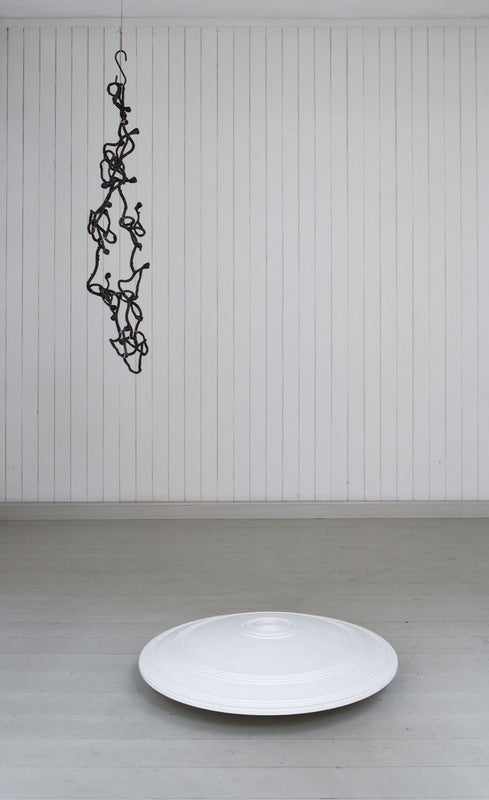 Skulpturer, hhv. hængende og på gulv