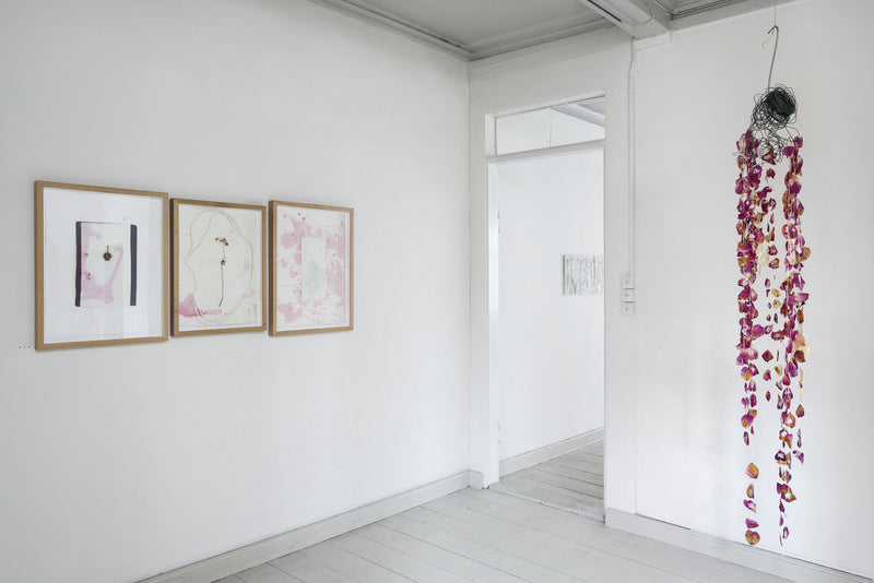 th: hængende skulptur