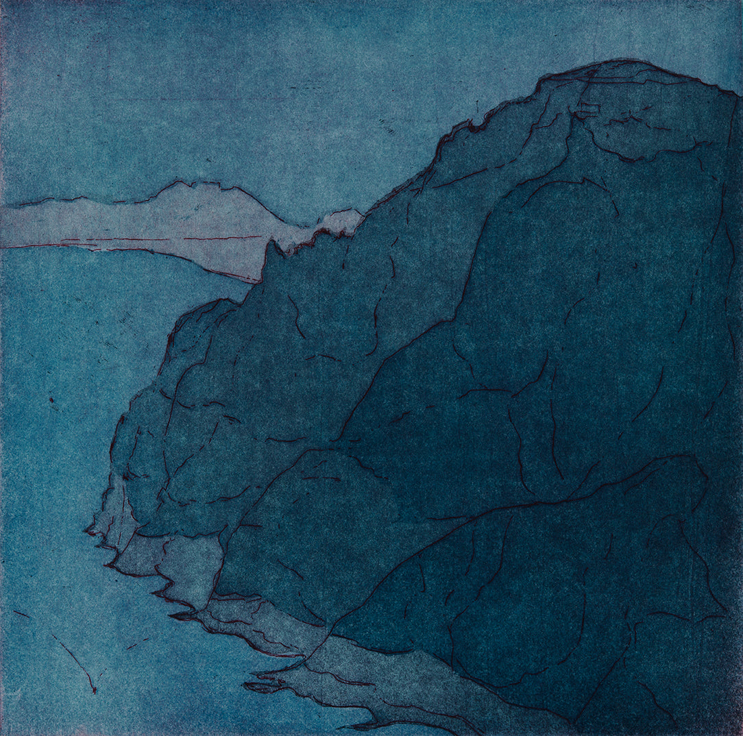 Bjerg og hav. Blå. San Cataldo. Italien