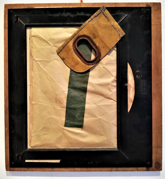 Uden titel. Assemblage, 1979, 32x30 cm. Kat. nr. 26